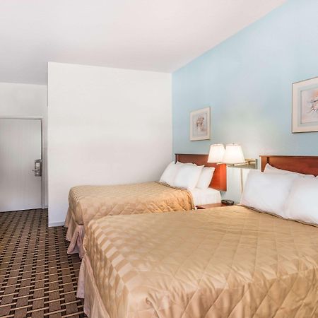 Super 8 By Wyndham Knoxville Downtown Area Exterior foto